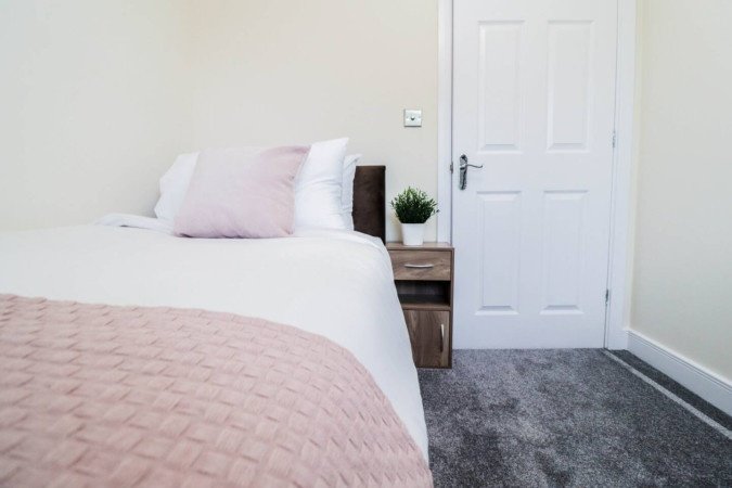 Accommodation in Woolwich | Short Let Apartments East London Book-accommodation-in-Woolwich-with-free-parking,-WiFi,-and-Elizabeth-Line-access.-Stay-near-London,-Canary-Wharf,-and-Heathrow-Airport.