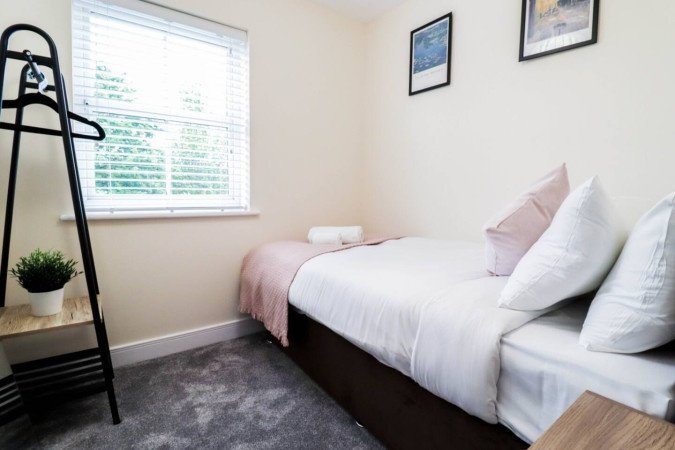 Accommodation in Woolwich | Short Let Apartments East London Book-accommodation-in-Woolwich-with-free-parking,-WiFi,-and-Elizabeth-Line-access.-Stay-near-London,-Canary-Wharf,-and-Heathrow-Airport.
