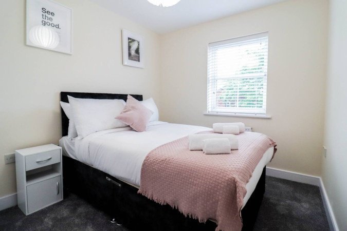 Accommodation in Woolwich | Short Let Apartments East London Book-accommodation-in-Woolwich-with-free-parking,-WiFi,-and-Elizabeth-Line-access.-Stay-near-London,-Canary-Wharf,-and-Heathrow-Airport.