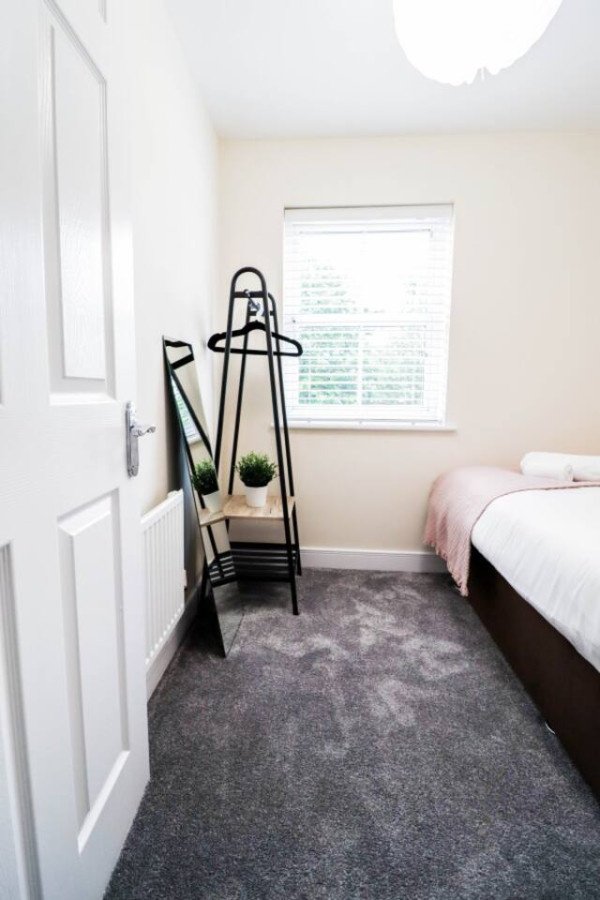Accommodation in Woolwich | Short Let Apartments East London Book-accommodation-in-Woolwich-with-free-parking,-WiFi,-and-Elizabeth-Line-access.-Stay-near-London,-Canary-Wharf,-and-Heathrow-Airport.