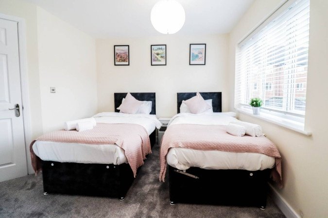 Accommodation in Woolwich | Short Let Apartments East London Book-accommodation-in-Woolwich-with-free-parking,-WiFi,-and-Elizabeth-Line-access.-Stay-near-London,-Canary-Wharf,-and-Heathrow-Airport.