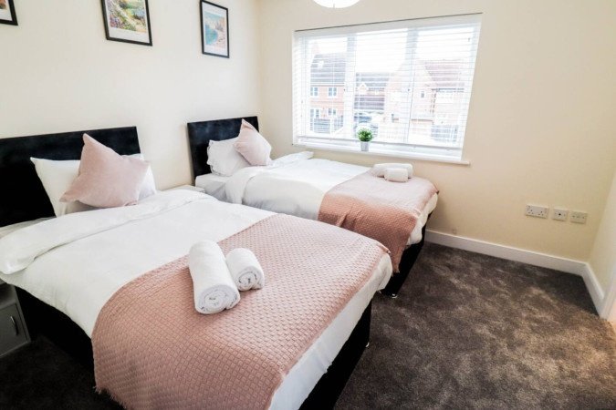Accommodation in Woolwich | Short Let Apartments East London Book-accommodation-in-Woolwich-with-free-parking,-WiFi,-and-Elizabeth-Line-access.-Stay-near-London,-Canary-Wharf,-and-Heathrow-Airport.