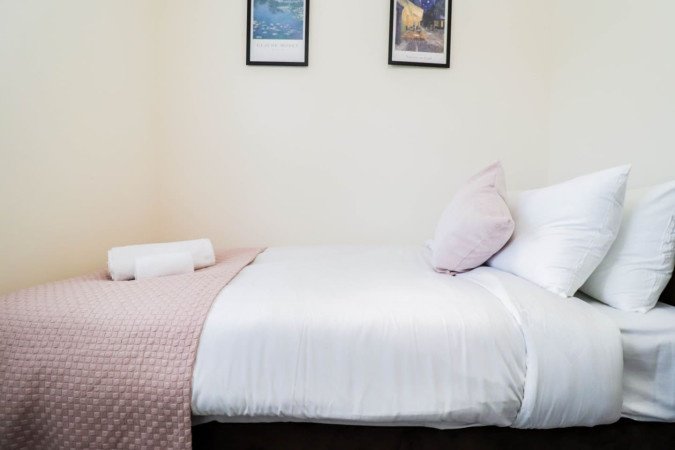 Accommodation in Woolwich | Short Let Apartments East London Book-accommodation-in-Woolwich-with-free-parking,-WiFi,-and-Elizabeth-Line-access.-Stay-near-London,-Canary-Wharf,-and-Heathrow-Airport.