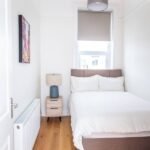 Stay at St Leonards on Sea Apartment near Hastings Beach. Modern stay with WiFi, parking, and easy access to transport links and attractions.