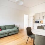 Stay at St Leonards on Sea Apartment near Hastings Beach. Modern stay with WiFi, parking, and easy access to transport links and attractions.