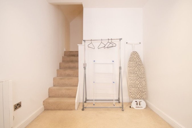 Ipswich City Centre Apartment near Waterfront | Urban Stay Stay-at-Ipswich-City-Centre-Apartment.-Modern-apartment-with-WiFi,-parking-options,-and-easy-access-to-transport-links-and-local-attractions.