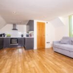 Stay at Ipswich City Centre Apartment. Modern apartment with WiFi, parking options, and easy access to transport links and local attractions.