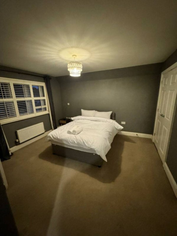 Holiday Apartments Colchester | Spacious Essex Urban Stay Book-Holiday-Apartments-Colchester-for-family-stays-and-business-trips.-Ideal-for-extended-stays-near-Colchester-Station-&-Essex-attractions.