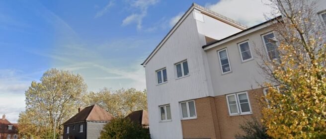 Stay at Self Catering Accommodation Colchester. Spacious home with parking, great transport links, and easily accessible local attractions.