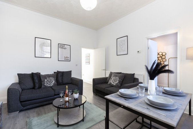 Holiday Accommodation Sunderland | Pet-Friendly Short Lets Book-Holiday-Accommodation-Sunderland-near-Sunderland-Royal-Hospital-and-the-University-of-Sunderland.-Ideal-for-family,-and-extended-stays.