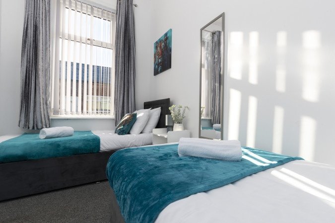 Holiday Accommodation Sunderland | Pet-Friendly Short Lets Book-Holiday-Accommodation-Sunderland-near-Sunderland-Royal-Hospital-and-the-University-of-Sunderland.-Ideal-for-family,-and-extended-stays.