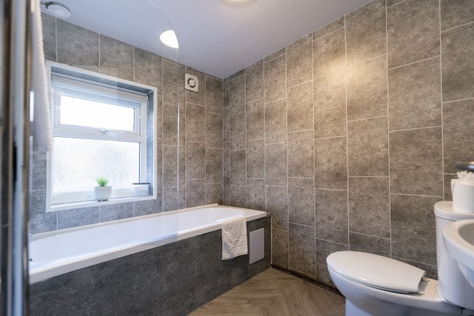 Holiday Accommodation Sunderland | Pet-Friendly Short Lets Book-Holiday-Accommodation-Sunderland-near-Sunderland-Royal-Hospital-and-the-University-of-Sunderland.-Ideal-for-family,-and-extended-stays.