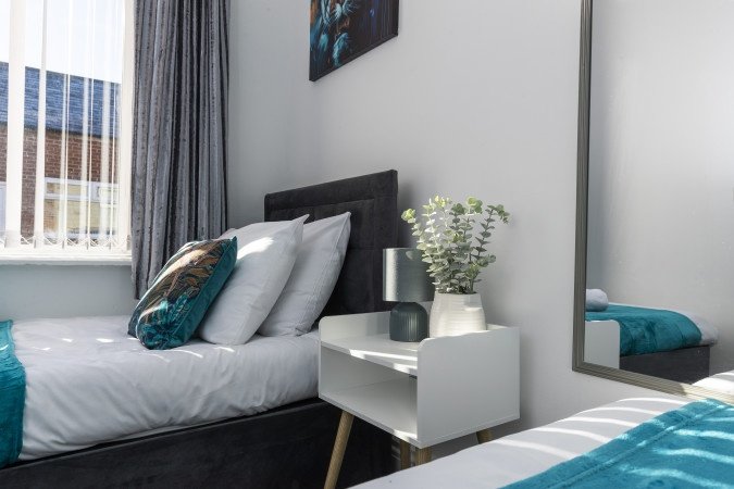 Holiday Accommodation Sunderland | Pet-Friendly Short Lets Book-Holiday-Accommodation-Sunderland-near-Sunderland-Royal-Hospital-and-the-University-of-Sunderland.-Ideal-for-family,-and-extended-stays.