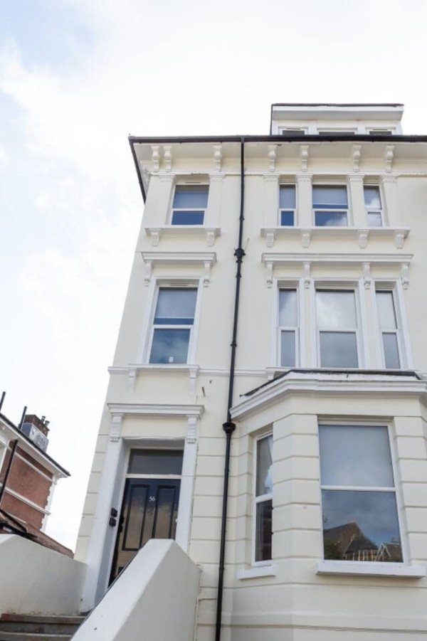 Holiday Apartments Saint Leonards-on-Sea near Hastings Beach Stay-at-Holiday-Apartments-Saint-Leonards-on-Sea.-Our-short-let-accommodation-near-Hastings-Beach-is-ideal-for-corporate-lets-and-leisure-stay