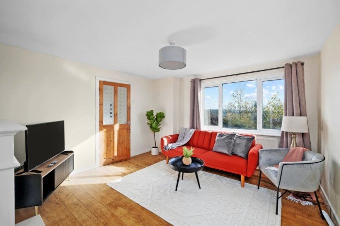 Contractor Accommodation Plymouth – Weekly or Monthly Rentals Book-Contractor-Accommodation-Plymouth-with-parking.-Our-cheap-holiday-homes-are-ideal-for-short-let-rentals-and-extended-stays