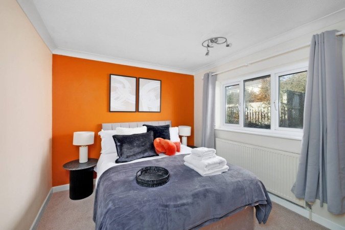 Contractor Accommodation Plymouth – Weekly or Monthly Rentals Book-Contractor-Accommodation-Plymouth-with-parking.-Our-cheap-holiday-homes-are-ideal-for-short-let-rentals-and-extended-stays