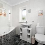 Book Contractor Accommodation Plymouth with parking. Our cheap holiday homes are ideal for short let rentals and extended stays