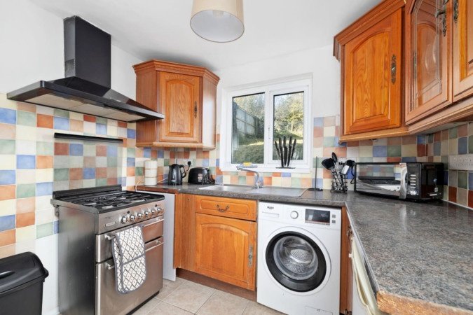 Contractor Accommodation Plymouth – Weekly or Monthly Rentals Book-Contractor-Accommodation-Plymouth-with-parking.-Our-cheap-holiday-homes-are-ideal-for-short-let-rentals-and-extended-stays