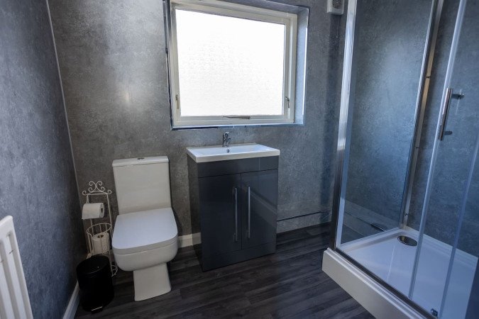 Holiday Apartments Carlisle – Accommodation near Hadrian’s Wall Stay-at-Holiday-Apartments-Carlisle-near-Hadrian’s-Wall.-Our-Short-Let-Accommodation-with-parking,-WiFi,-and-easy-access-to-transport-links-and-business-areas.-Book-Now
