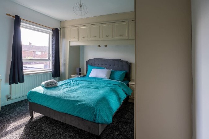 Holiday Apartments Carlisle – Accommodation near Hadrian’s Wall Stay-at-Holiday-Apartments-Carlisle-near-Hadrian’s-Wall.-Our-Short-Let-Accommodation-with-parking,-WiFi,-and-easy-access-to-transport-links-and-business-areas.-Book-Now
