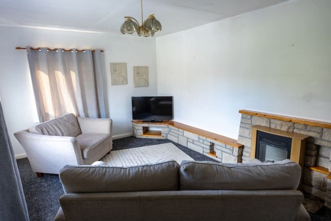Holiday Apartments Carlisle – Accommodation near Hadrian’s Wall Stay-at-Holiday-Apartments-Carlisle-near-Hadrian’s-Wall.-Our-Short-Let-Accommodation-with-parking,-WiFi,-and-easy-access-to-transport-links-and-business-areas.-Book-Now
