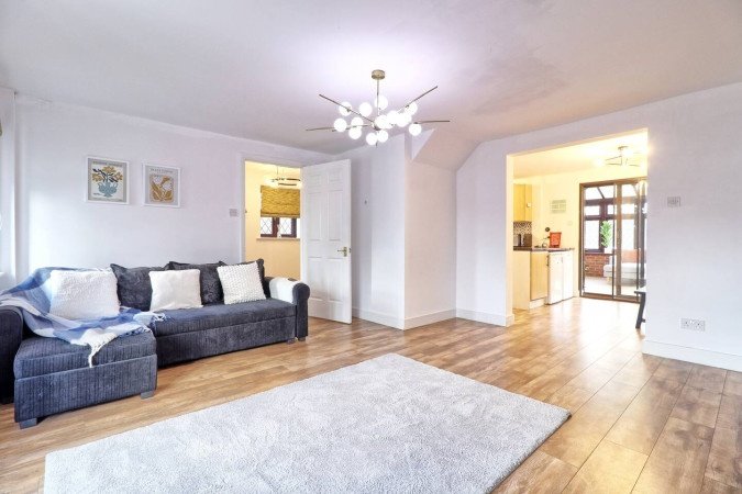 Short Let Apartments Essex | Rivenhall Holiday Cottage to Rent Book-Short-Let-Apartments-Essex-at-Rivenhall-Holiday-Cottage.-Ideal-for-corporate-lets,-contractors,-and-extended-stay-accommodation-near-Chelmsford,-London-Liverpool-Street,-and-Stansted-Airport.