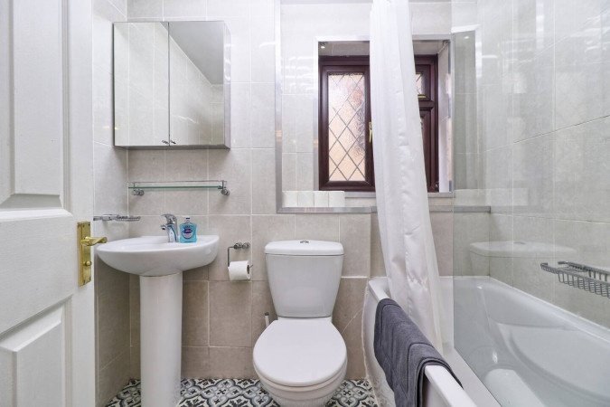 Short Let Apartments Essex | Rivenhall Holiday Cottage to Rent Book-Short-Let-Apartments-Essex-at-Rivenhall-Holiday-Cottage.-Ideal-for-corporate-lets,-contractors,-and-extended-stay-accommodation-near-Chelmsford,-London-Liverpool-Street,-and-Stansted-Airport.