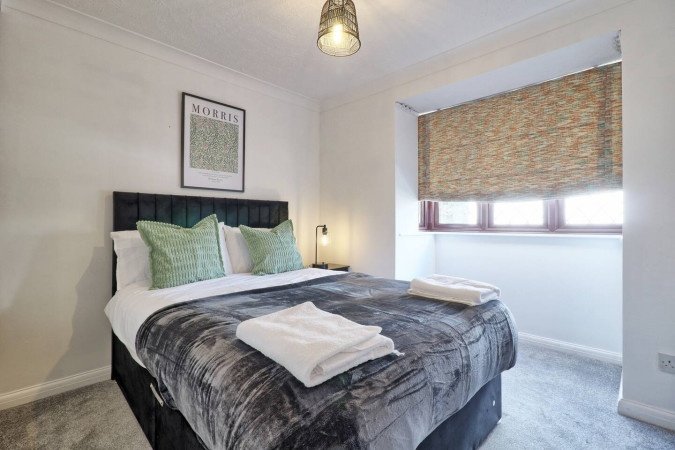 Short Let Apartments Essex | Rivenhall Holiday Cottage to Rent Book-Short-Let-Apartments-Essex-at-Rivenhall-Holiday-Cottage.-Ideal-for-corporate-lets,-contractors,-and-extended-stay-accommodation-near-Chelmsford,-London-Liverpool-Street,-and-Stansted-Airport.
