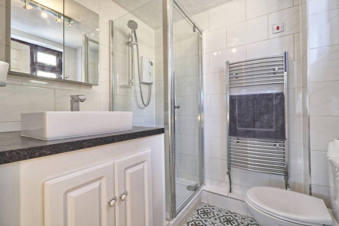 Short Let Apartments Essex | Rivenhall Holiday Cottage to Rent Book-Short-Let-Apartments-Essex-at-Rivenhall-Holiday-Cottage.-Ideal-for-corporate-lets,-contractors,-and-extended-stay-accommodation-near-Chelmsford,-London-Liverpool-Street,-and-Stansted-Airport.