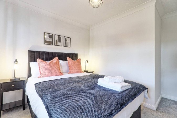 Short Let Apartments Essex | Rivenhall Holiday Cottage to Rent Book-Short-Let-Apartments-Essex-at-Rivenhall-Holiday-Cottage.-Ideal-for-corporate-lets,-contractors,-and-extended-stay-accommodation-near-Chelmsford,-London-Liverpool-Street,-and-Stansted-Airport.