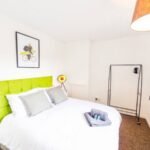 Stay at Short Let Apartments Ipswich available now for weekly or monthly rentals. Book cheap holiday homes with parking near the waterfront.