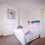 Stay at Short Let Apartments Ipswich available now for weekly or monthly rentals. Book cheap holiday homes with parking near the waterfront.