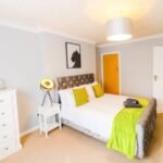 Stay at Short Let Apartments Ipswich available now for weekly or monthly rentals. Book cheap holiday homes with parking near the waterfront.