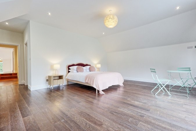 Holiday Homes Hertfordshire near Stansted Airport | Urban Stay Stay-at-Holiday-Homes-Hertfordshire-near-Stansted-Airport-in-Takeley.-Spacious-group-accommodation-with-great-transport-links-&-attractions.