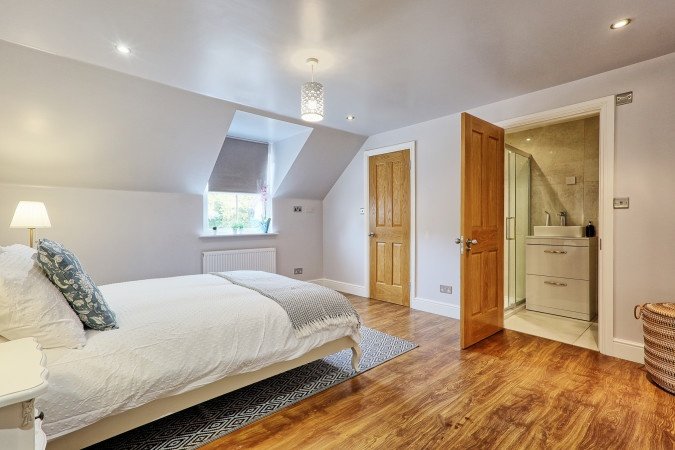 Holiday Homes Hertfordshire near Stansted Airport | Urban Stay Stay-at-Holiday-Homes-Hertfordshire-near-Stansted-Airport-in-Takeley.-Spacious-group-accommodation-with-great-transport-links-&-attractions.