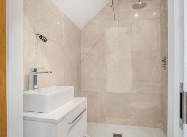 Holiday Homes Hertfordshire near Stansted Airport | Urban Stay Stay-at-Holiday-Homes-Hertfordshire-near-Stansted-Airport-in-Takeley.-Spacious-group-accommodation-with-great-transport-links-&-attractions.