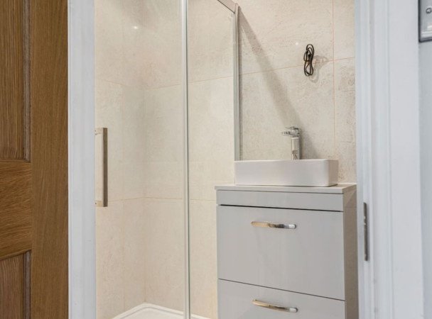 Holiday Homes Hertfordshire near Stansted Airport | Urban Stay Stay-at-Holiday-Homes-Hertfordshire-near-Stansted-Airport-in-Takeley.-Spacious-group-accommodation-with-great-transport-links-&-attractions.