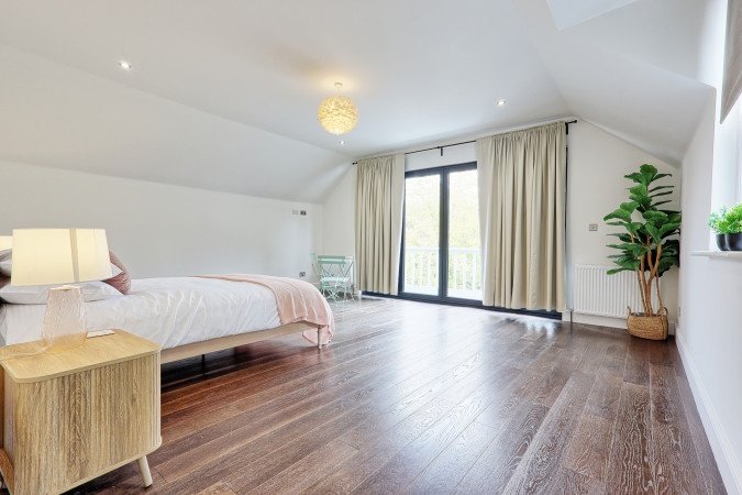 Holiday Homes Hertfordshire near Stansted Airport | Urban Stay Stay-at-Holiday-Homes-Hertfordshire-near-Stansted-Airport-in-Takeley.-Spacious-group-accommodation-with-great-transport-links-&-attractions.