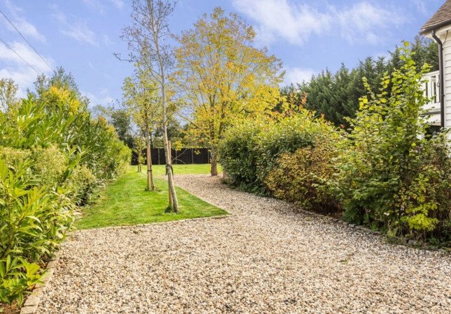 Holiday Homes Hertfordshire near Stansted Airport | Urban Stay Stay-at-Holiday-Homes-Hertfordshire-near-Stansted-Airport-in-Takeley.-Spacious-group-accommodation-with-great-transport-links-&-attractions.