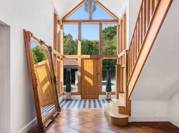 Holiday Homes Hertfordshire near Stansted Airport | Urban Stay Stay-at-Holiday-Homes-Hertfordshire-near-Stansted-Airport-in-Takeley.-Spacious-group-accommodation-with-great-transport-links-&-attractions.