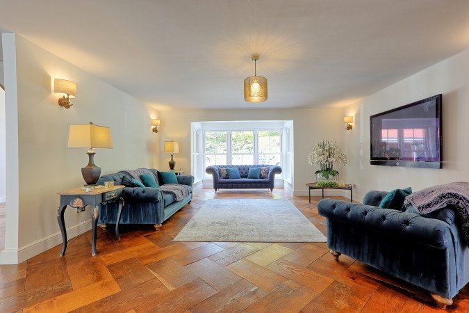 Holiday Homes Hertfordshire near Stansted Airport | Urban Stay Stay-at-Holiday-Homes-Hertfordshire-near-Stansted-Airport-in-Takeley.-Spacious-group-accommodation-with-great-transport-links-&-attractions.