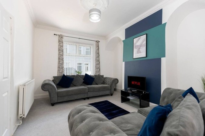 Stay at Serviced Apartments Sunderland in Jarrow. Spacious accommodation near transport links, business hubs, and North East attractions.