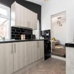 Stay at Group Accommodation in Gateshead. Spacious home near Newcastle with parking, transport links, and easy access to attractions & hubs.