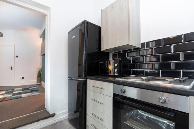 Group Accommodation in Gateshead near Newcastle | Urban Stay Stay-at-Group-Accommodation-in-Gateshead.-Spacious-home-near-Newcastle-with-parking,-transport-links,-and-easy-access-to-attractions-&-hubs.