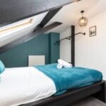 Stay at Group Accommodation in Gateshead. Spacious home near Newcastle with parking, transport links, and easy access to attractions & hubs.