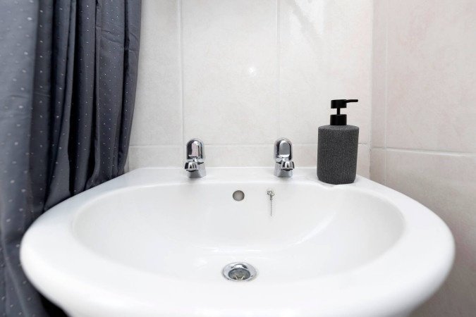 Group Accommodation in Gateshead near Newcastle | Urban Stay Stay-at-Group-Accommodation-in-Gateshead.-Spacious-home-near-Newcastle-with-parking,-transport-links,-and-easy-access-to-attractions-&-hubs.