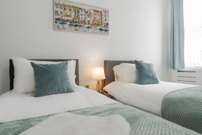 Accommodation Bootle | Short Let Apartments near Liverpool City , Contractor Accommodation & Weekly Rentals Near City Centre Book-Accommodation-Bootle-for-short-let-apartments-Liverpool,-contractor-stays,-and-serviced-accommodation-near-Anfield-Stadium-&-Crosby-Beach