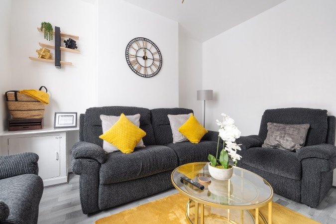 Accommodation Bootle | Short Let Apartments near Liverpool City , Contractor Accommodation & Weekly Rentals Near City Centre Book-Accommodation-Bootle-for-short-let-apartments-Liverpool,-contractor-stays,-and-serviced-accommodation-near-Anfield-Stadium-&-Crosby-Beach