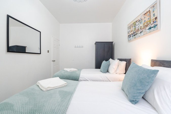 Accommodation Bootle | Short Let Apartments near Liverpool City , Contractor Accommodation & Weekly Rentals Near City Centre Book-Accommodation-Bootle-for-short-let-apartments-Liverpool,-contractor-stays,-and-serviced-accommodation-near-Anfield-Stadium-&-Crosby-Beach