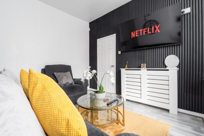 Accommodation Bootle | Short Let Apartments near Liverpool City , Contractor Accommodation & Weekly Rentals Near City Centre Book-Accommodation-Bootle-for-short-let-apartments-Liverpool,-contractor-stays,-and-serviced-accommodation-near-Anfield-Stadium-&-Crosby-Beach